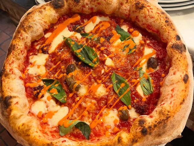 Queen Bufala  pizzeria Napolitaine 