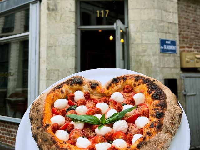 Queen Bufala  pizzeria Napolitaine 
