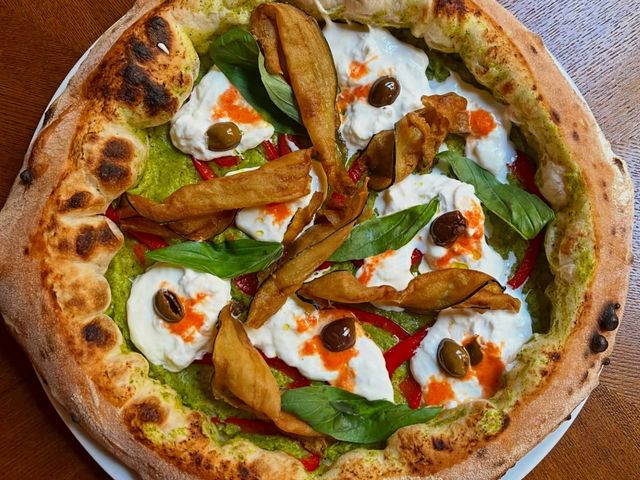 Queen Bufala  pizzeria Napolitaine 