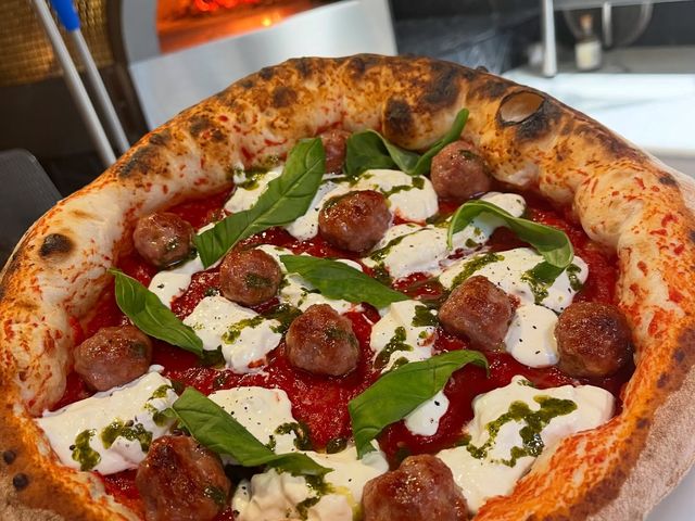 Queen Bufala  pizzeria Napolitaine 